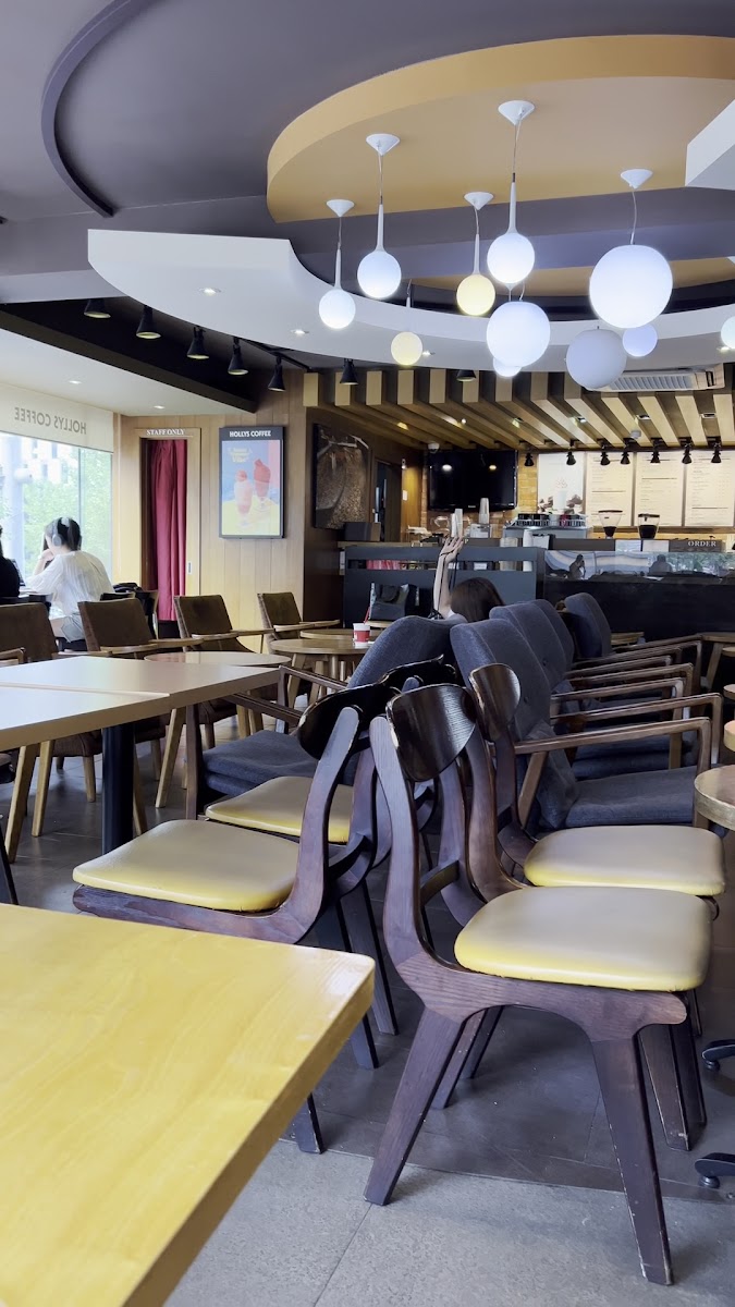 Hollys Coffee Photos 2